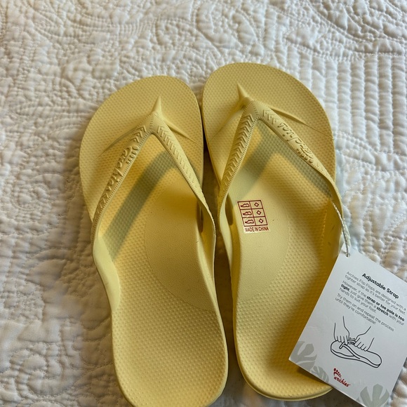 Archie’s Women's Butter Yellow Flip Flops - Picture 2 of 3